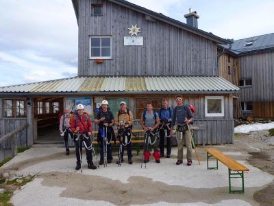 016-Die Bergwanderer an der Simonyhuette